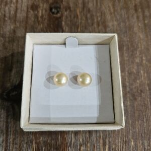 NiB Genuine Pearl Stud Earrings